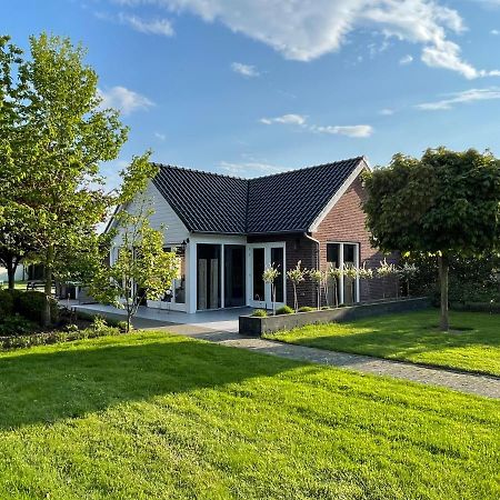 Gastenverblijf Bij De Buuren Dirksland Esterno foto
