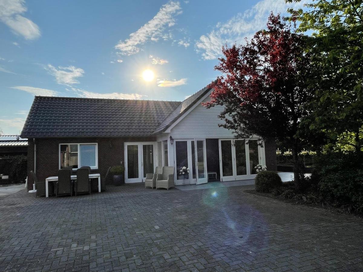 Gastenverblijf Bij De Buuren Dirksland Esterno foto