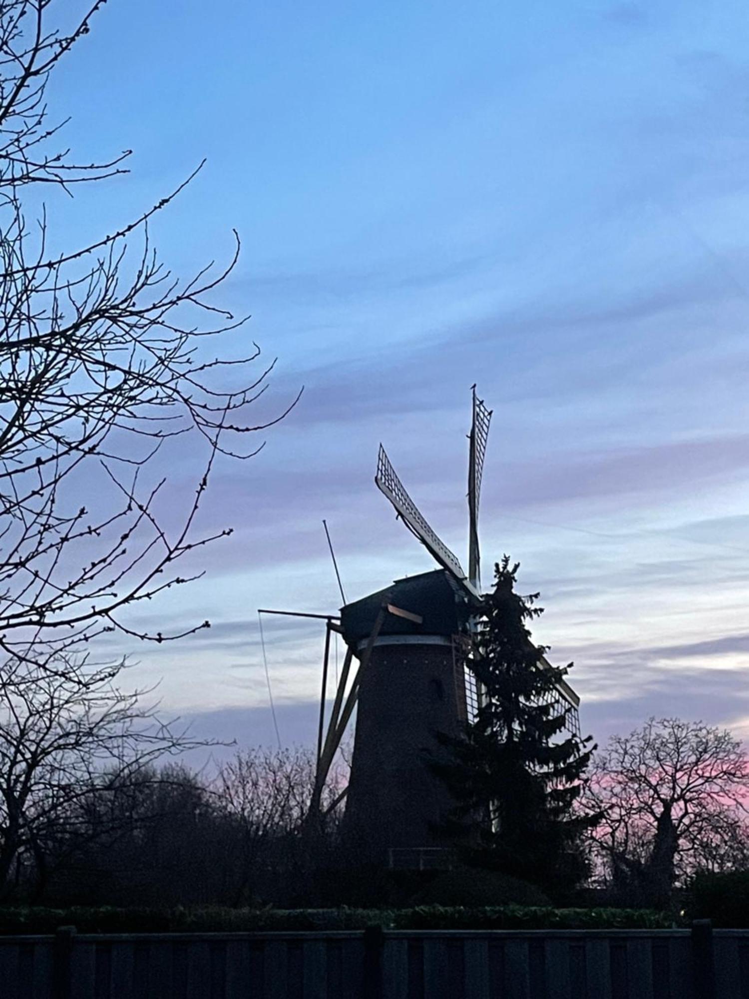 Gastenverblijf Bij De Buuren Dirksland Esterno foto